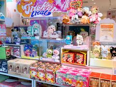 -名创优品(广州萝岗万达广场店)