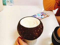 -志龙皇冠吃货椰子铺