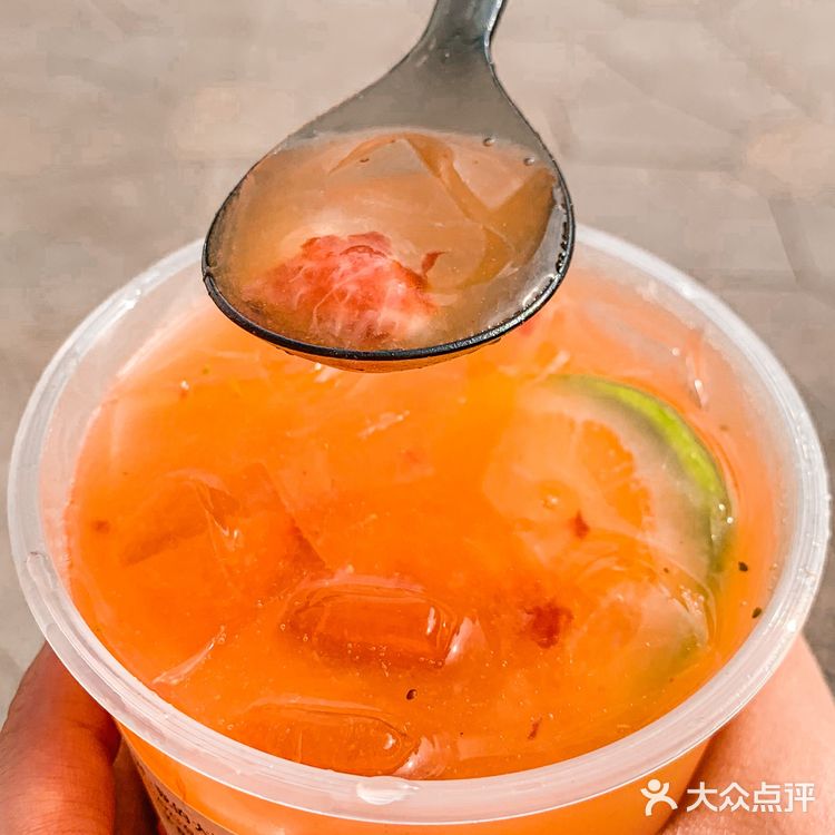 刀片嗓都给我喝起来！2023第一杯VC水是它！