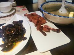 秘制酱鸭-舌尖上的食缘花园主题餐厅