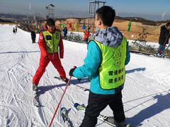 -采薇庄园四季滑雪场