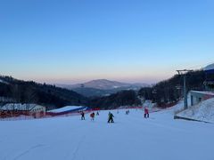 -亚布力新体委滑雪场
