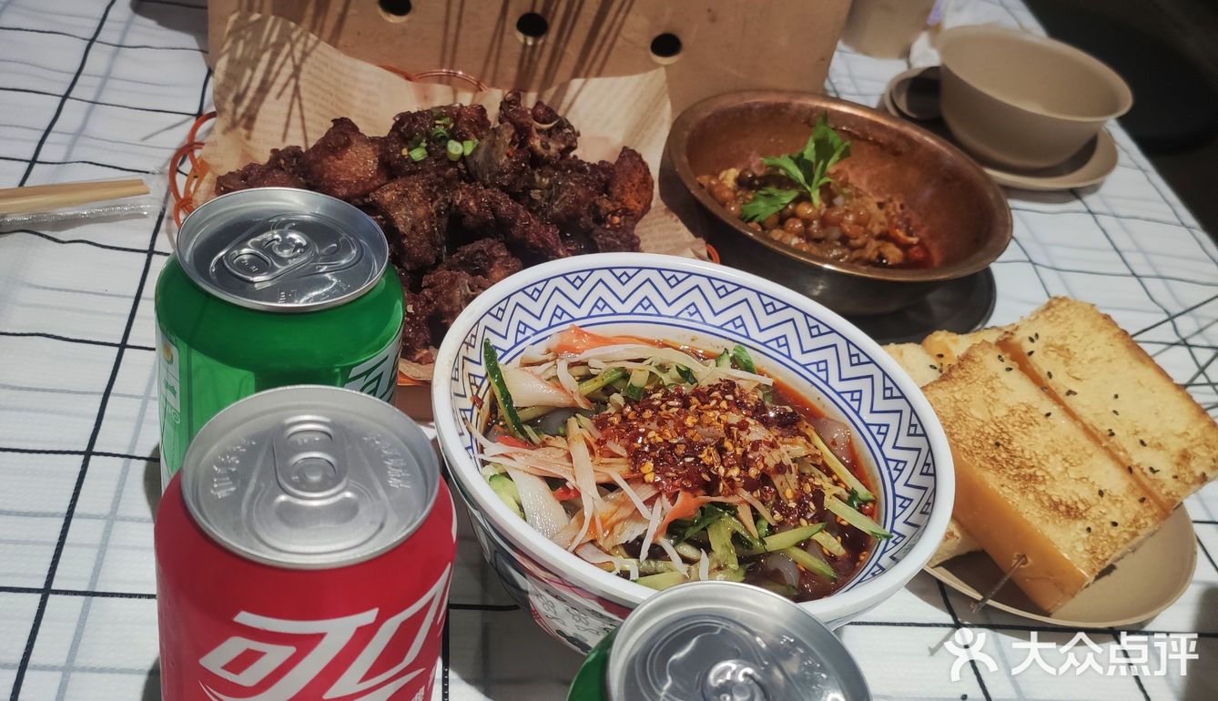 没想到是烧烤店啊氛围拉满！