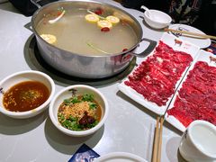 养生原汤锅-俏牛哥鲜牛肉牛肆馆(重庆天地店)