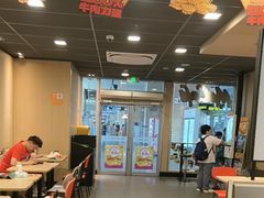 -麦当劳(轻轨曹杨路店)