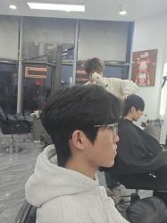-藤野造型烫染·漂发