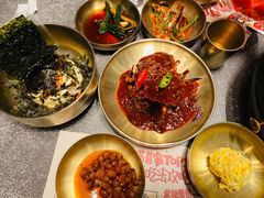 -草家酱蟹炭火烤肉店(珲春南路二店)