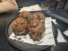 -W COLLECTIVE  DESSERT SHOP