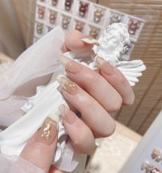 -悦指间美甲美睫