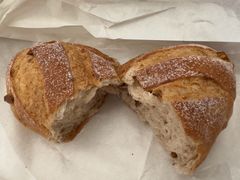 麦香核桃软欧包-好利来(鲁谷店)