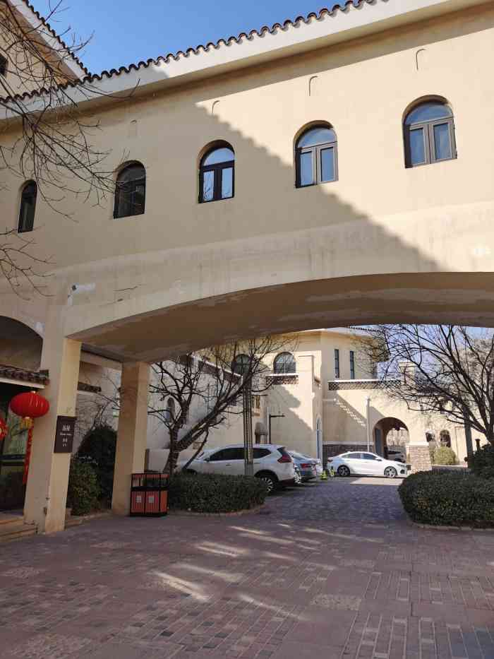 团泊湖温泉酒店-"春节去的,人不多,很冷,汤屋的温泉是在类.