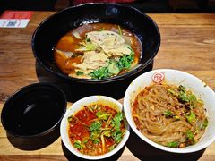 -万记麻辣烫国展总店