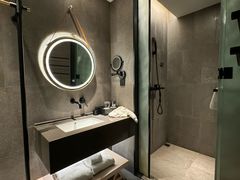 -舍居智能酒店(深圳宝安翻身地铁站店)