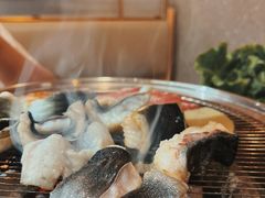 -围炉肉舍•炭烤活鳗•丹东海鲜烤肉(步行街店)