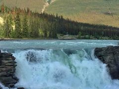 -阿萨巴斯卡瀑布观景点