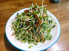 豆苗拌豆腐皮-聚缘堂·海鲜私房菜(松岭路店)