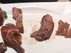 香酥樟茶鸭-渝信川菜(西单店)