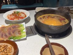 -贵府酸汤牛肉火锅·贵州老字号(飞山街店)