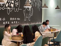 -安格丽娜·狗咖·猫咖羊驼咖(春熙路百盛商场店)