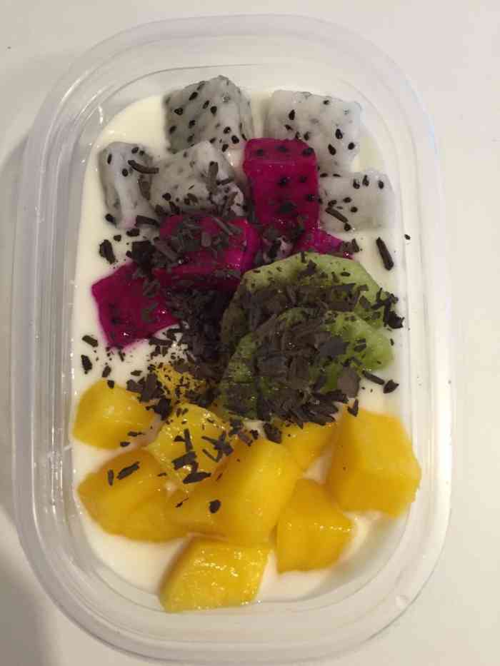 早上没事干 也没吃饭 然后女朋友就帮我点了这个爱上水果捞 外卖小