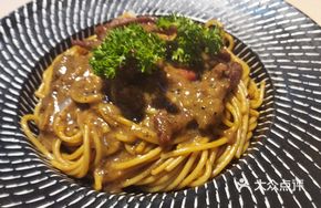 Black Pepper Beef Spaghetti