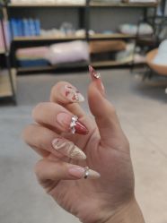 -小黑瓶美甲美睫