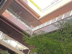 -瑞虹新天地月亮湾