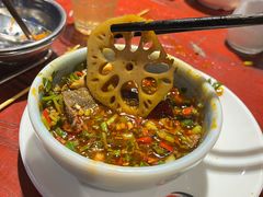 -二荆条·蜀鲜汇城市森林火锅