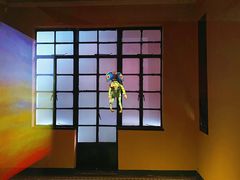 -Nathalie Djurberg与Hans Berg“牛皮纸包裹的月亮”-Prada荣宅当季展览