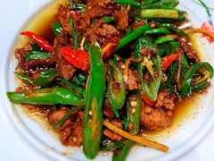 小炒黄牛肉-老滇山寨•云南特色菜•地方菜•民族风情歌舞表演(金碧店)