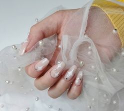 -爱美睫美甲会馆