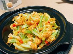 -八府香鸭·啫啫煲(华山路店)