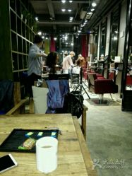 -In Style Hair Salon