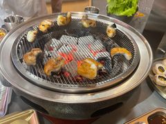 -围炉肉舍•炭烤活鳗•丹东海鲜烤肉(步行街店)