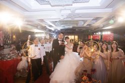 点击看大图 -HANSA韩纱婚纱礼服·龙凤褂·西装设计师集合店