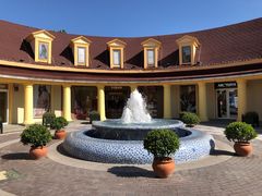 -COACH蔻驰(赛特奥特莱斯店)