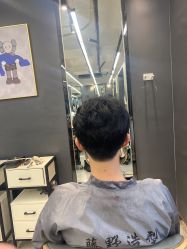 -藤野造型烫发染发