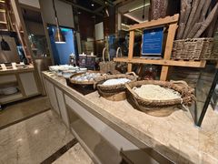 -大中华希尔顿酒店-念自助餐·嗨啤·小龙虾