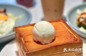 Snowy Thick Toast