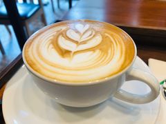 -Chom Cafe and Restaurant