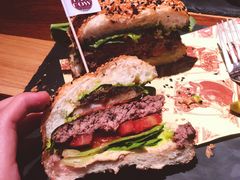 牛肉羊奶汉堡-FAT COW(虹梅路店)