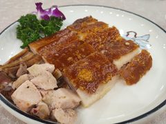 金牌烧猪-馨越楼·点心·粤菜(赤坎店)