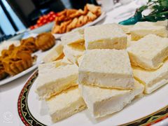 杂粮餐包配奶皮-九十九顶毡房(阜石路店)