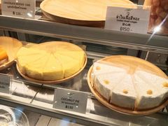 -Chom Cafe and Restaurant