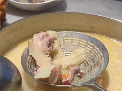 -尚尚仙·酸汤猪手·猪肚鸡火锅(华联万柳购物中心店)