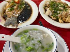 -先鲜鲫鱼粥