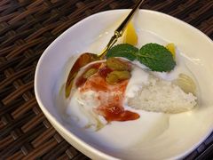 酸奶糯米糕-新疆伊宁远征餐厅