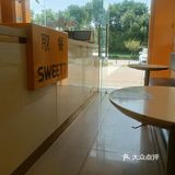 都是学生撑起来的样子，外卖也多