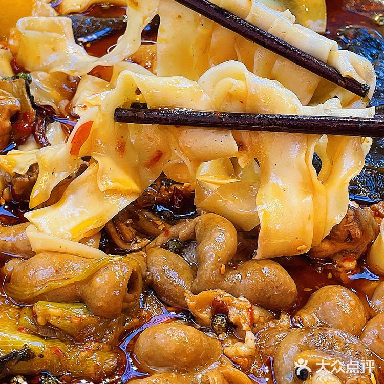 为了这口正宗重庆肥肠鸡！我想天天都出门！
