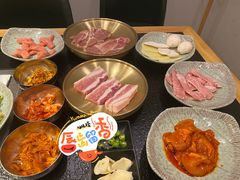 -臻牛烤肉